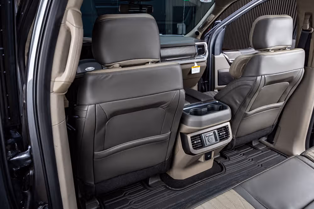 2026 Ford F-450 Super Duty Platinum Plus Crew Cab Image 32