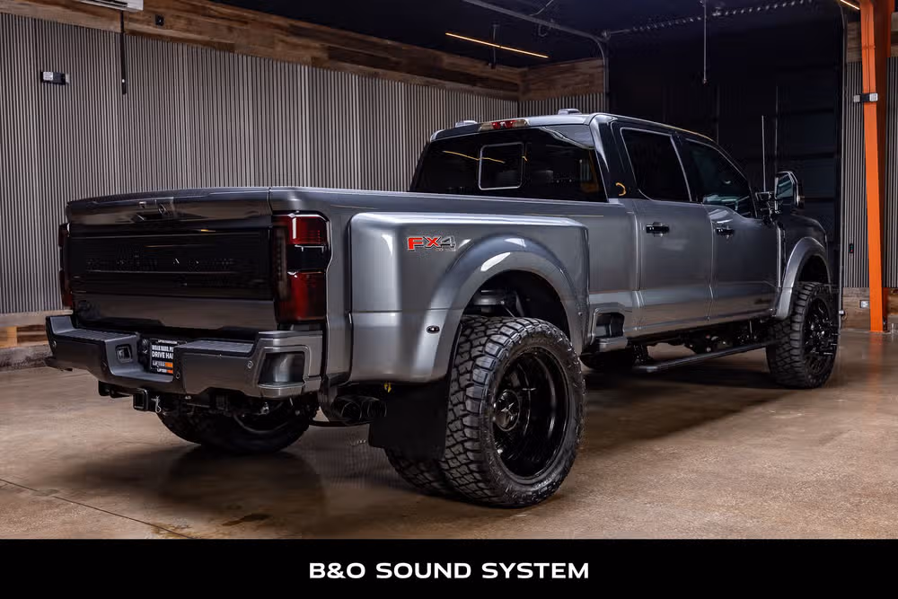 2026 Ford F-450 Super Duty Platinum Plus Crew Cab Image 10