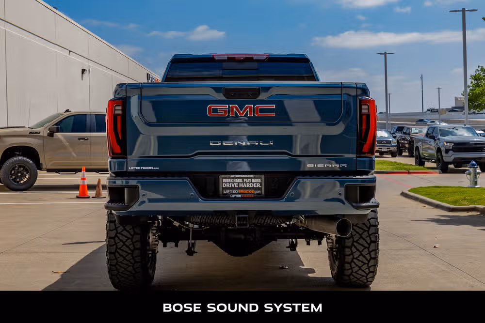 2024 GMC Sierra 2500HD Denali Crew Cab Image 8