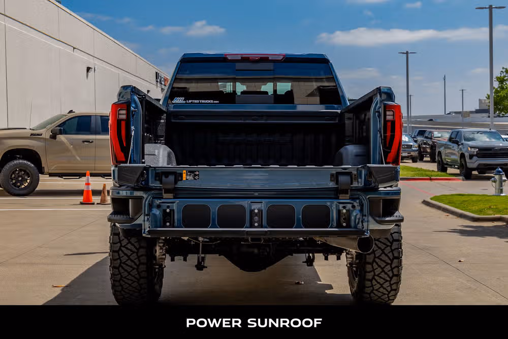 2024 GMC Sierra 2500HD Denali Crew Cab Image 9