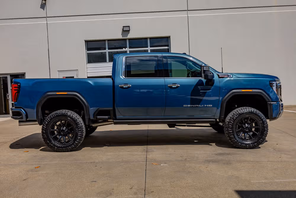 2024 GMC Sierra 2500HD Denali Crew Cab Image 11