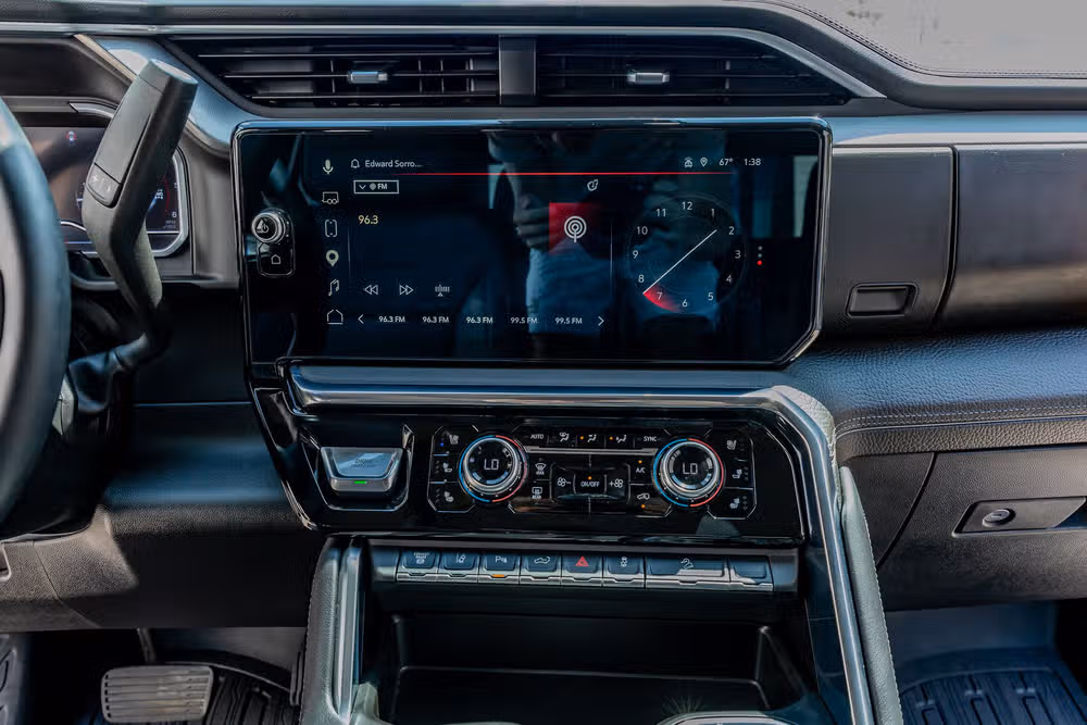 2024 GMC Sierra 2500HD Denali Crew Cab Image 23