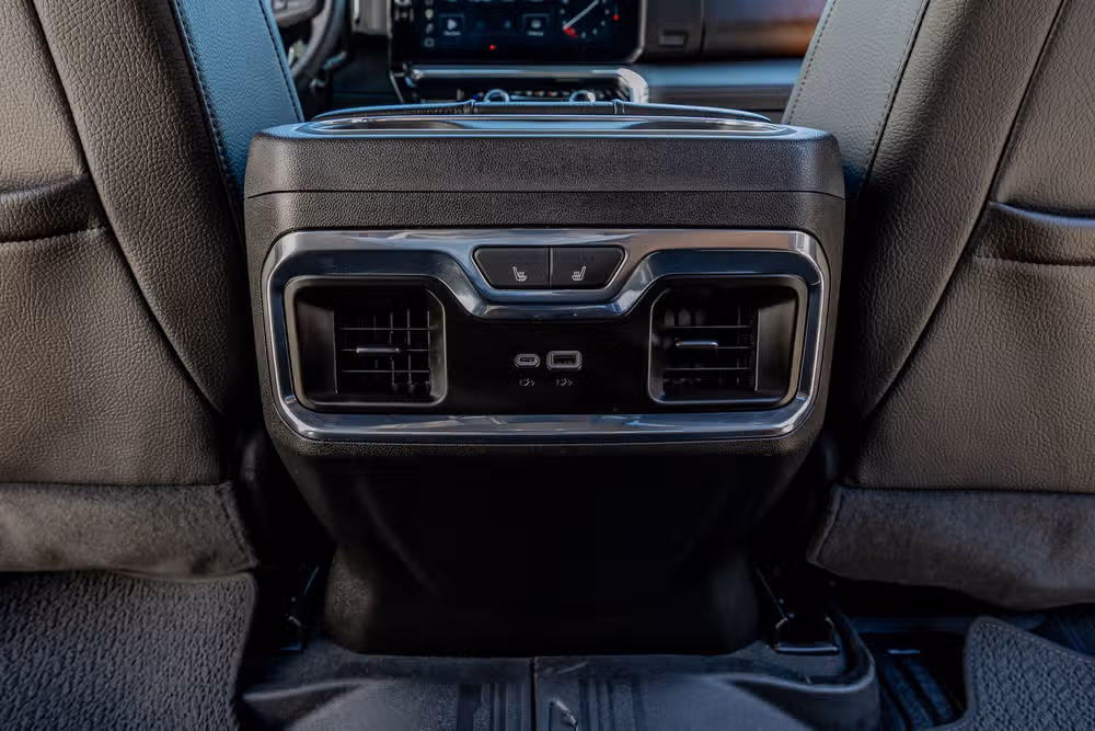 2024 GMC Sierra 2500HD Denali Crew Cab Image 31