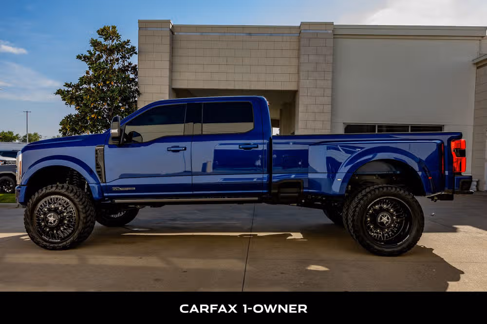 2026 Ford F-450 Super Duty Platinum Crew Cab Image 5