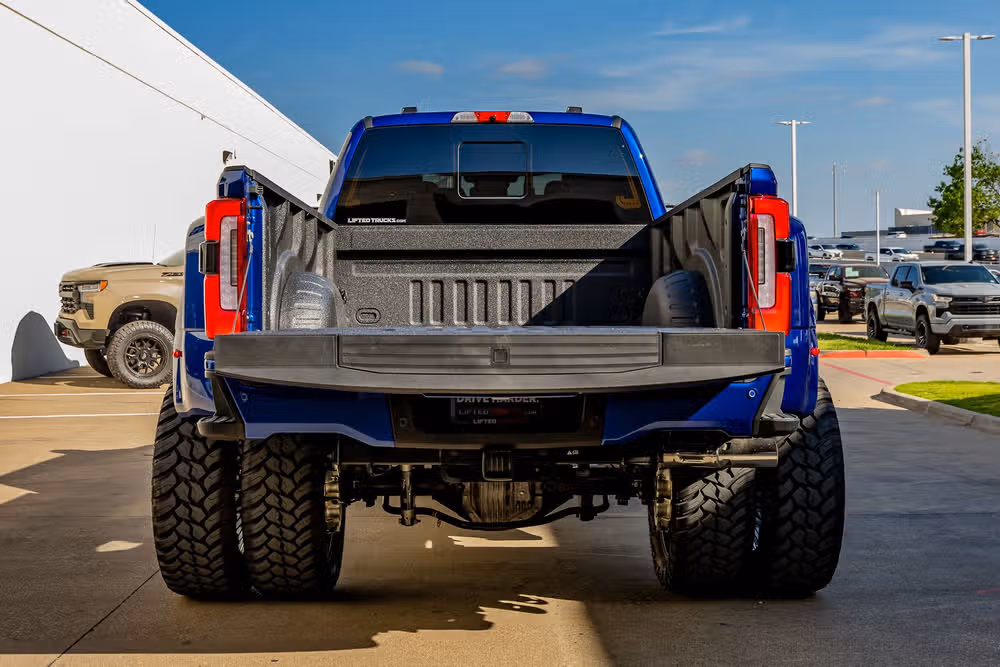 2026 Ford F-450 Super Duty Platinum Crew Cab Image 8