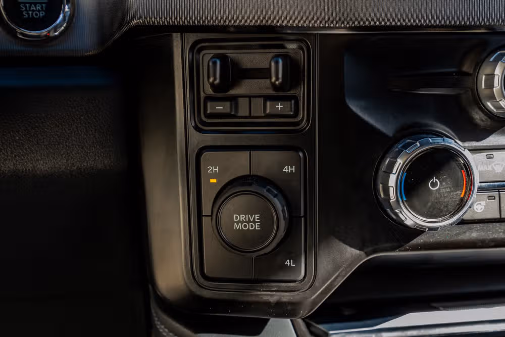 2026 Ford F-450 Super Duty Platinum Crew Cab Image 23