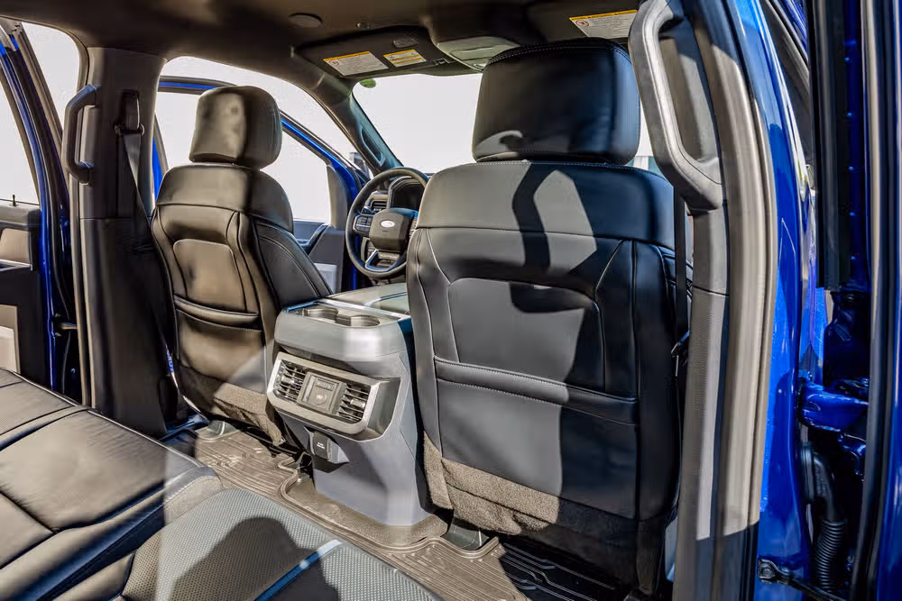 2026 Ford F-450 Super Duty Platinum Crew Cab Image 32