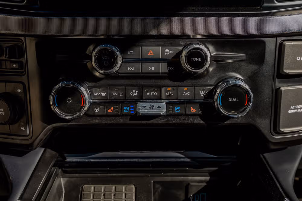 2026 Ford F-450 Super Duty Platinum Crew Cab Image 27
