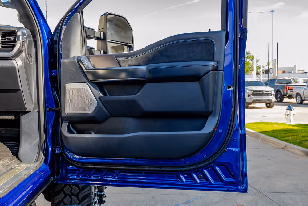 2026 Ford F-450 Super Duty Platinum Crew Cab Image 37