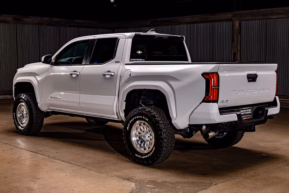 2026 Toyota Tacoma SR5 Double Cab Image 6