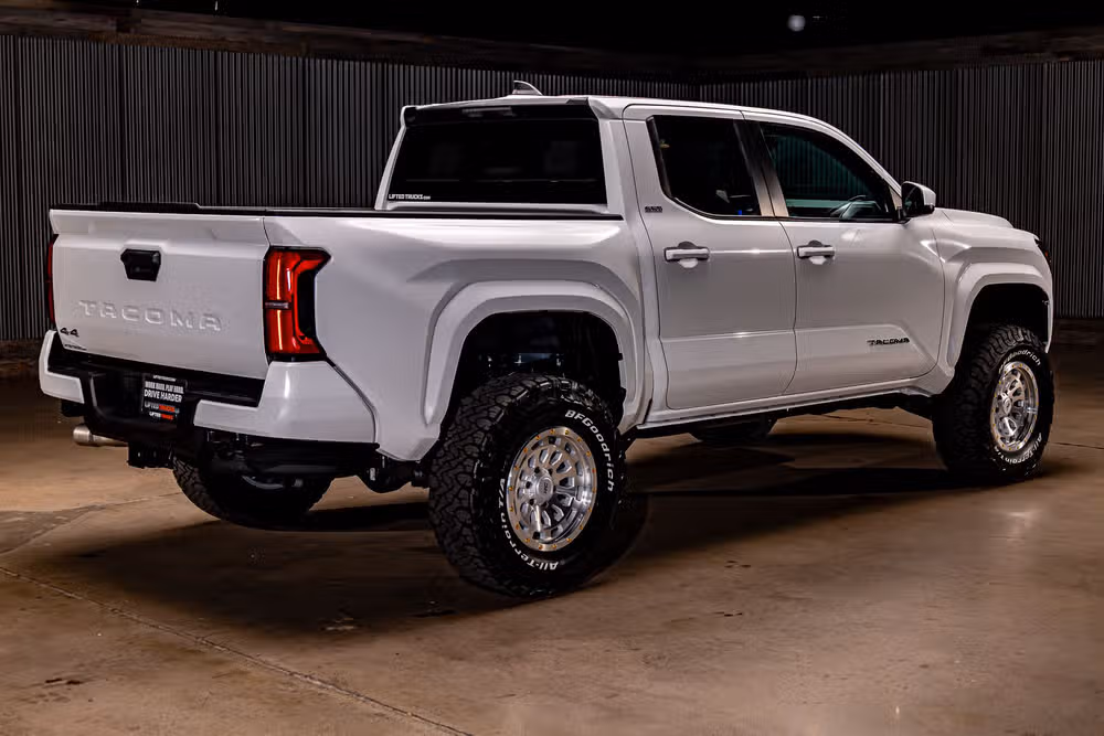 2026 Toyota Tacoma SR5 Double Cab Image 9