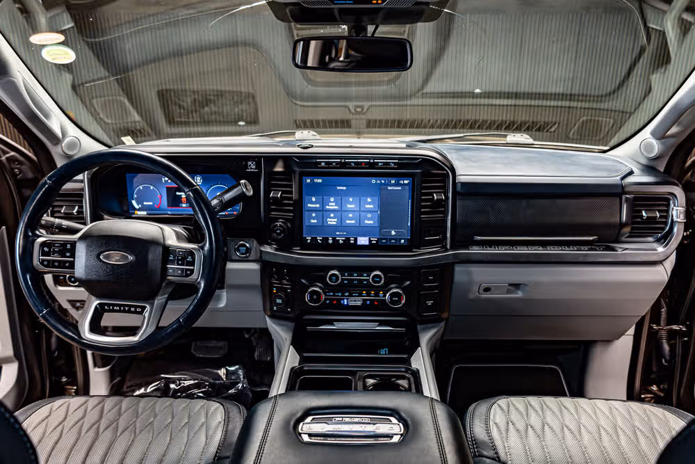 2024 Ford F-250 Super Duty Limited Crew Cab Image 16
