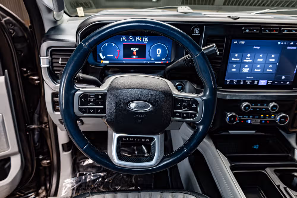 2024 Ford F-250 Super Duty Limited Crew Cab Image 17