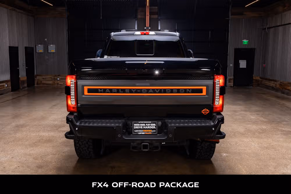 2023 Ford F-250 Super Duty Lariat Harley-Davidson Crew Cab Image 7