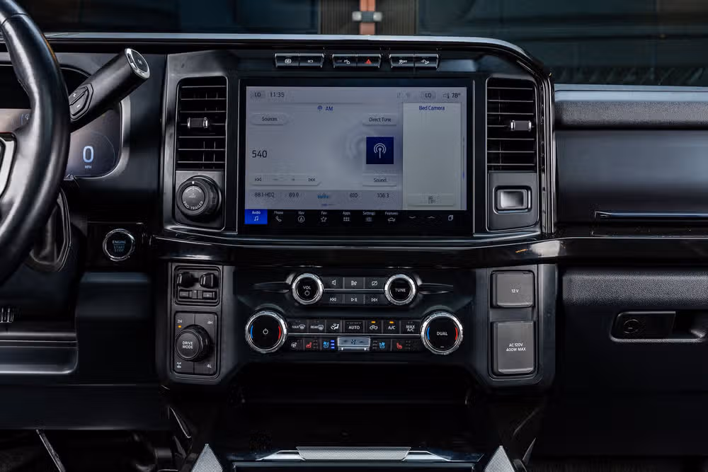 2023 Ford F-250 Super Duty Lariat Harley-Davidson Crew Cab Image 23