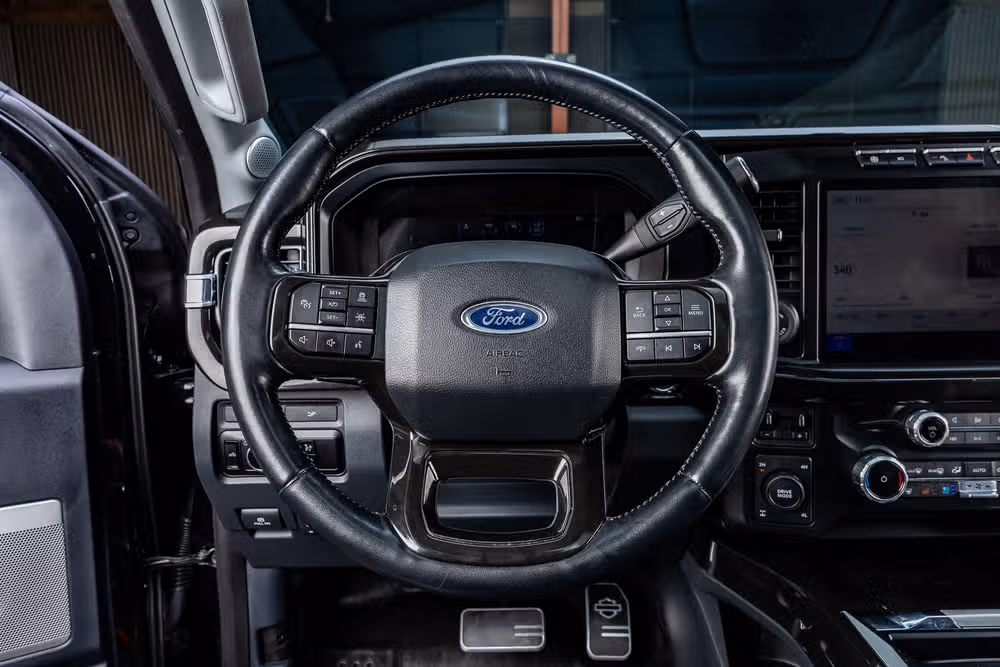 2023 Ford F-250 Super Duty Lariat Harley-Davidson Crew Cab Image 18