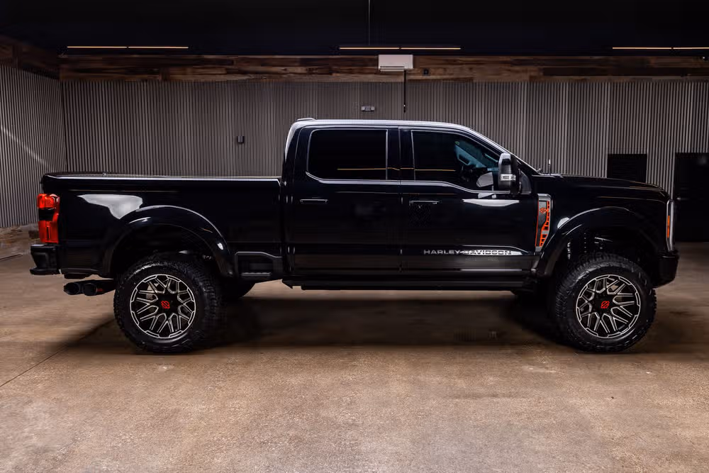 2023 Ford F-250 Super Duty Lariat Harley-Davidson Crew Cab Image 10