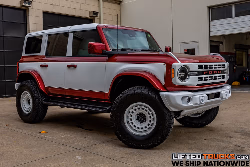 2025 Ford Bronco Heritage Edition Image 1