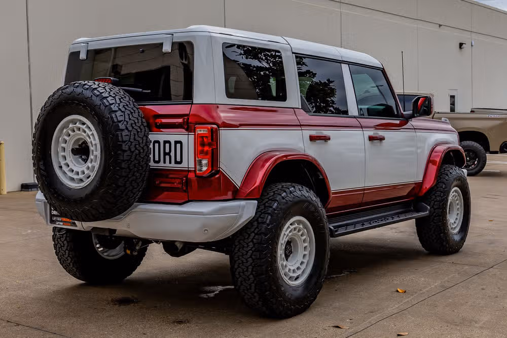 2025 Ford Bronco Heritage Edition Image 10