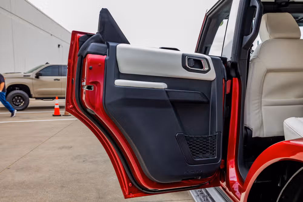 2025 Ford Bronco Heritage Edition Image 38