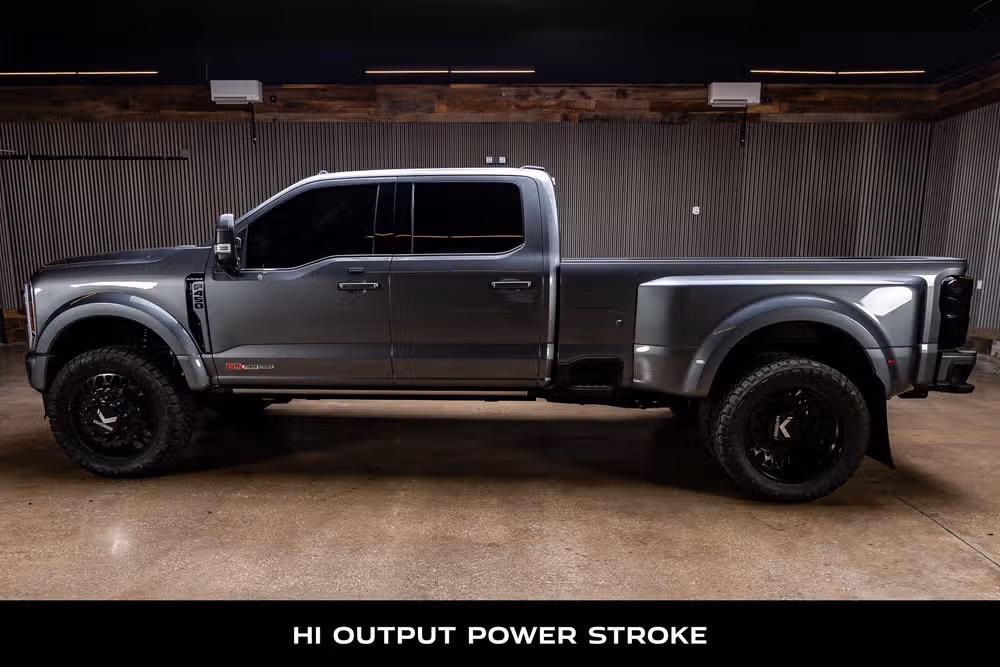 2025 Ford F-450 Super Duty Platinum Plus Crew Cab Image 5