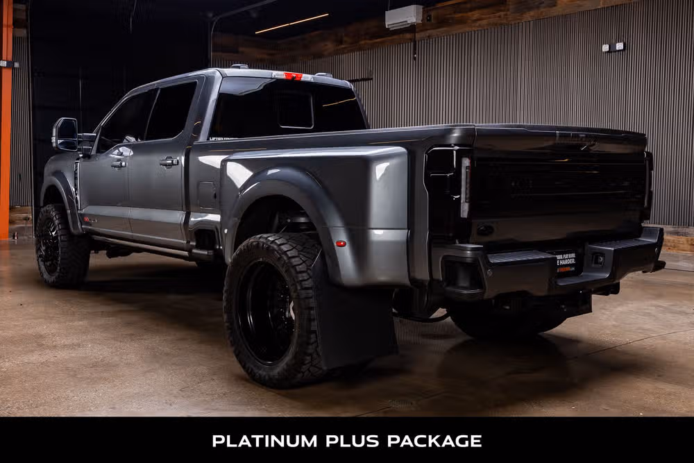 2025 Ford F-450 Super Duty Platinum Plus Crew Cab Image 6