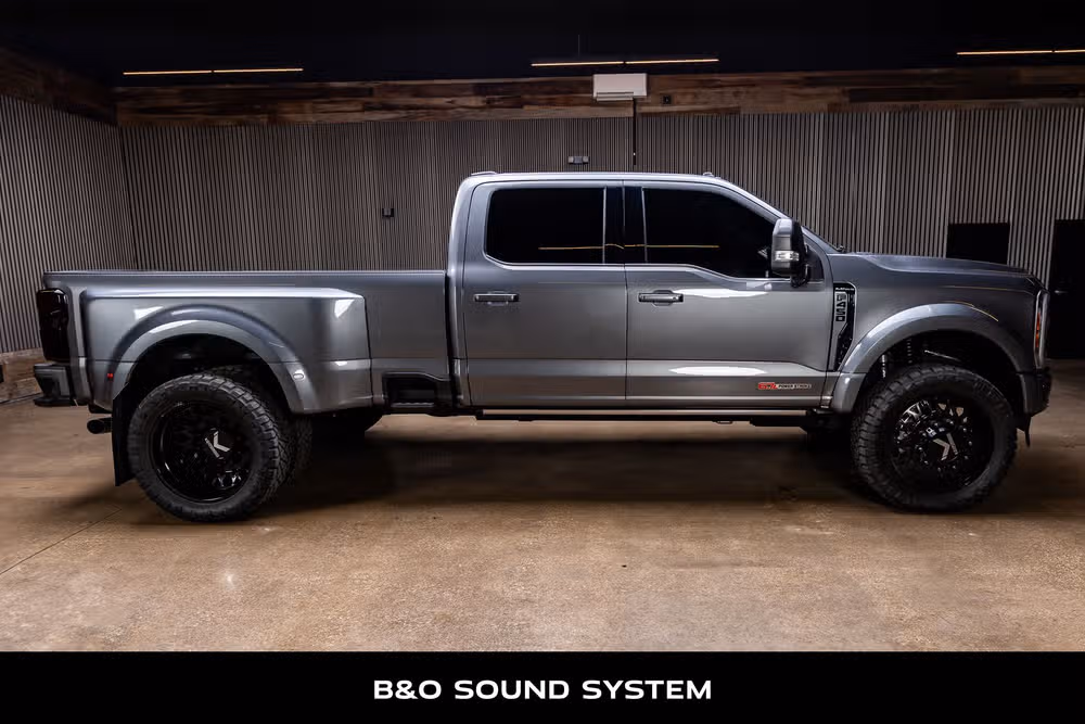 2025 Ford F-450 Super Duty Platinum Plus Crew Cab Image 10