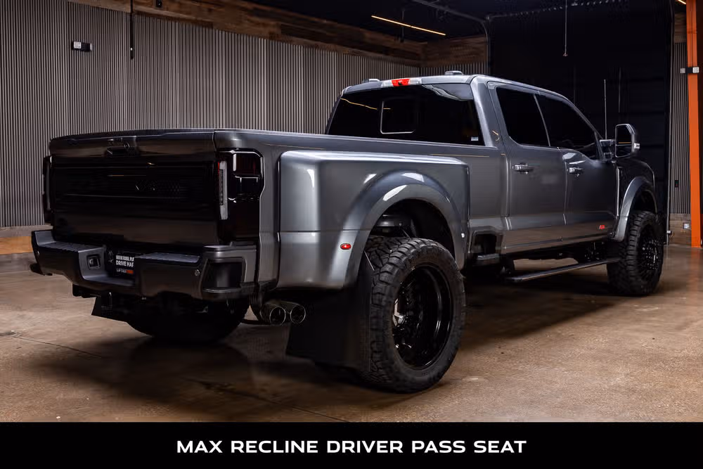 2025 Ford F-450 Super Duty Platinum Plus Crew Cab Image 9