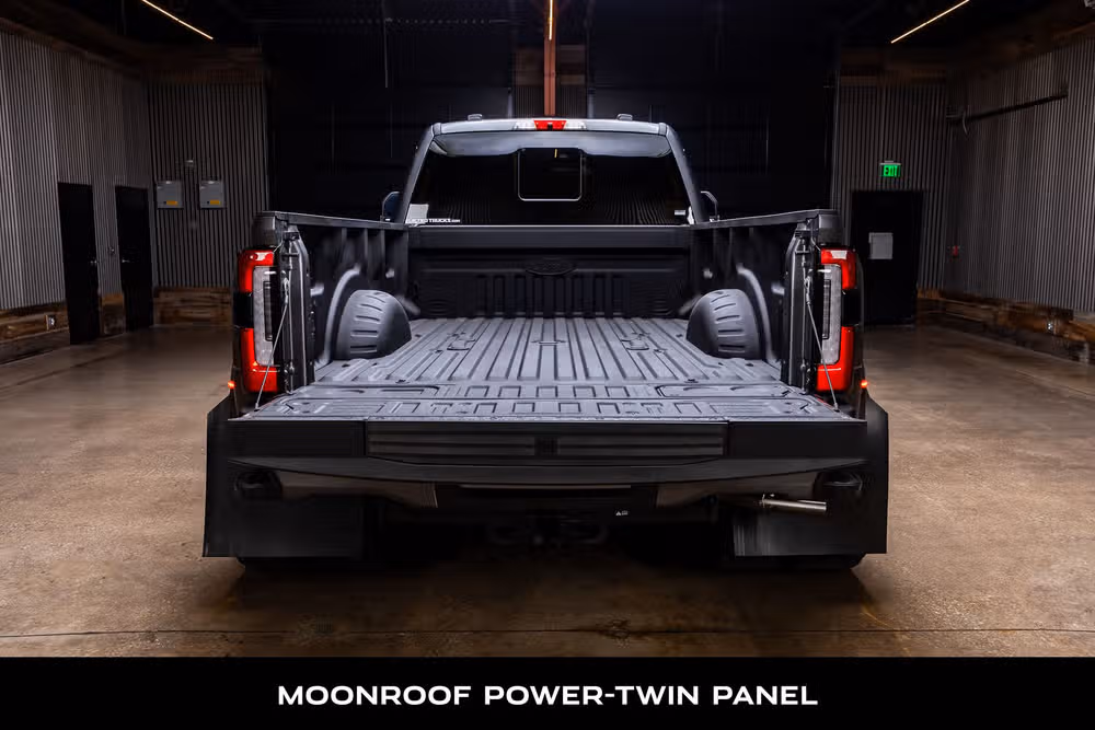 2025 Ford F-450 Super Duty Platinum Plus Crew Cab Image 8