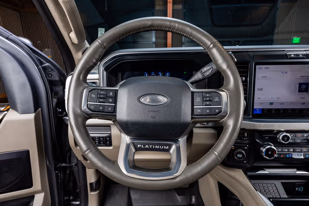 2025 Ford F-450 Super Duty Platinum Plus Crew Cab Image 18