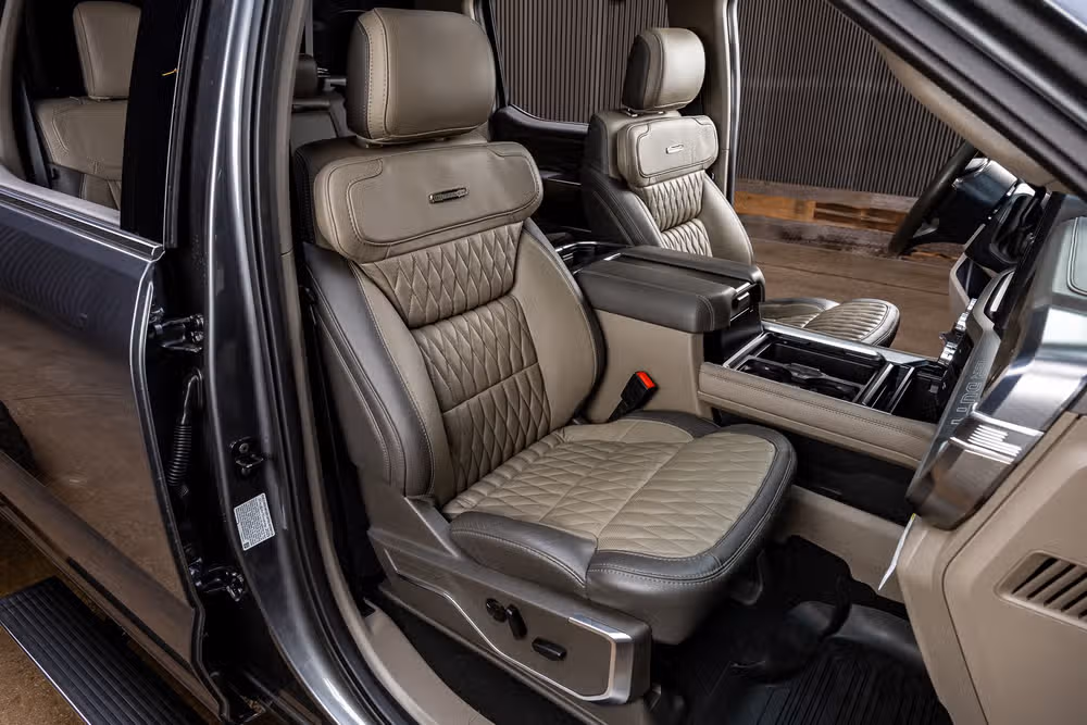 2025 Ford F-450 Super Duty Platinum Plus Crew Cab Image 30