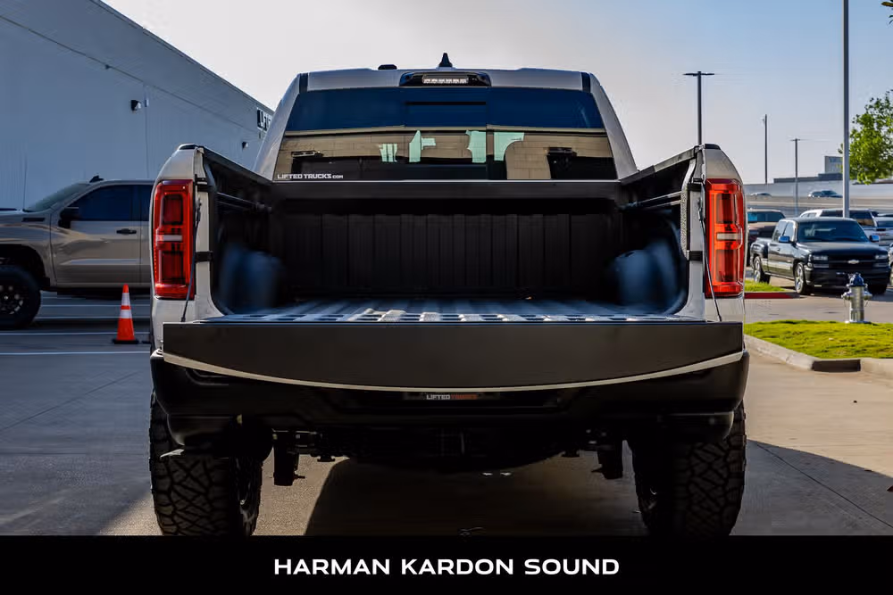 2025 Ram 1500 RHO Crew Cab Image 9