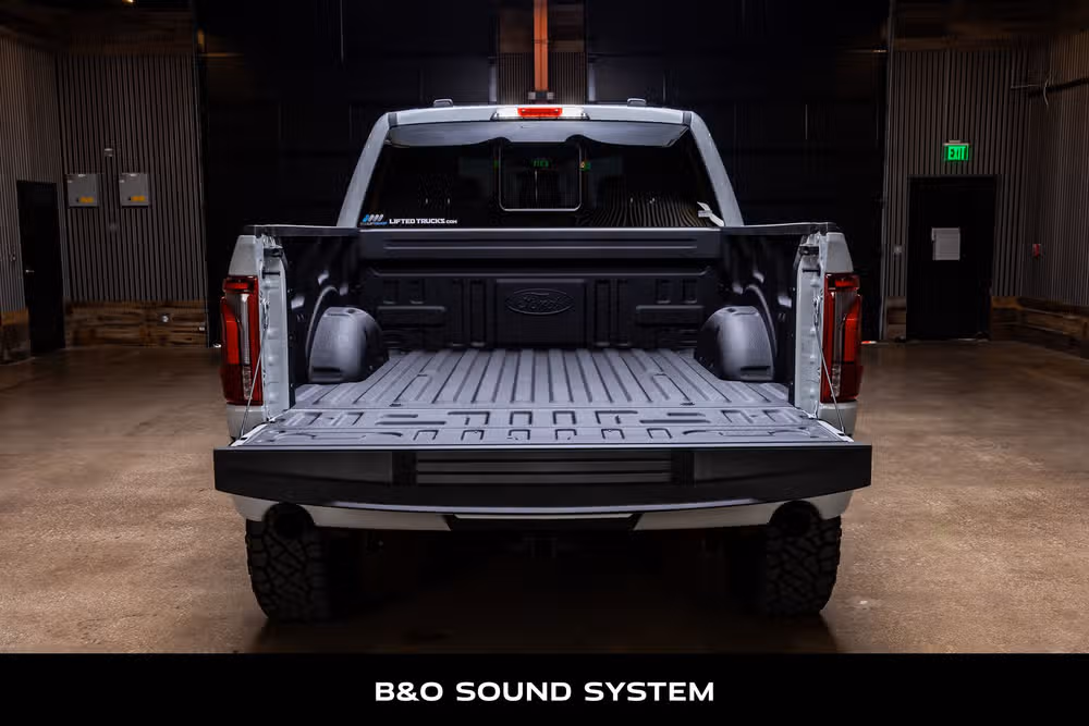 2026 Ford F-150 Lariat SuperCrew Image 9