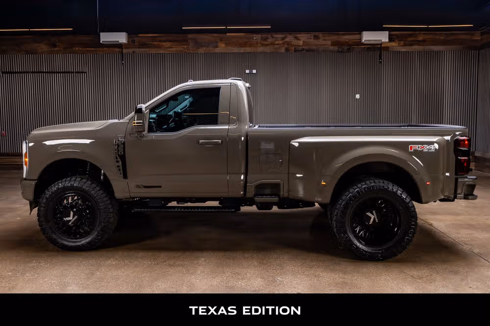 2026 Ford F-350 Super Duty XLT Regular Cab Image 6
