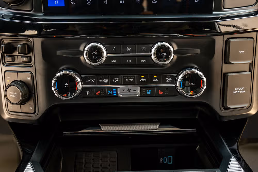 2024 Ford F-250 Super Duty Lariat Harley-Davidson Crew Cab Image 27