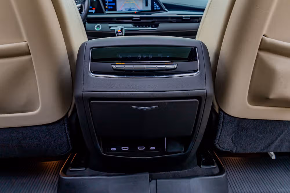 2021 Cadillac Escalade Sport Image 32