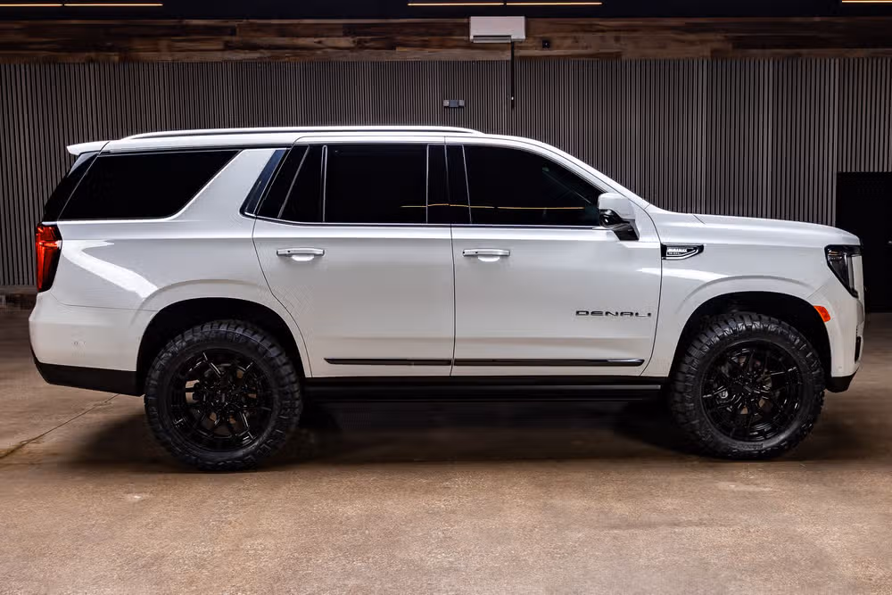 2024 GMC Yukon Denali Ultimate Image 11