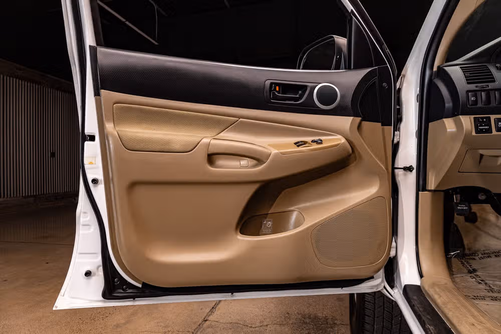 2011 Toyota Tacoma PreRunner V6 Access Cab Image 25