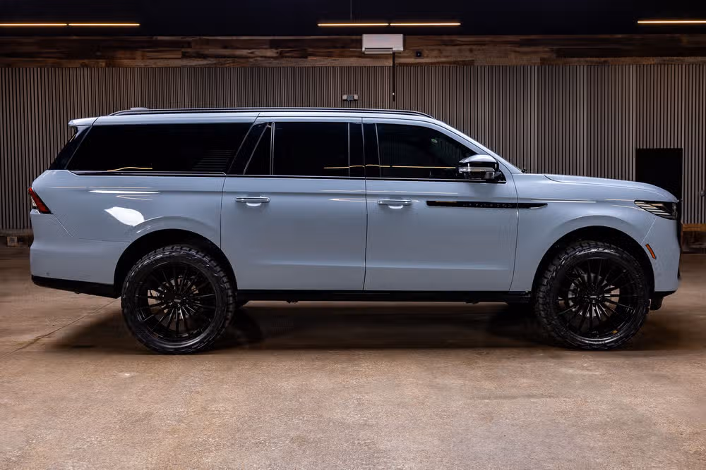 2025 Lincoln Navigator L Reserve Image 11