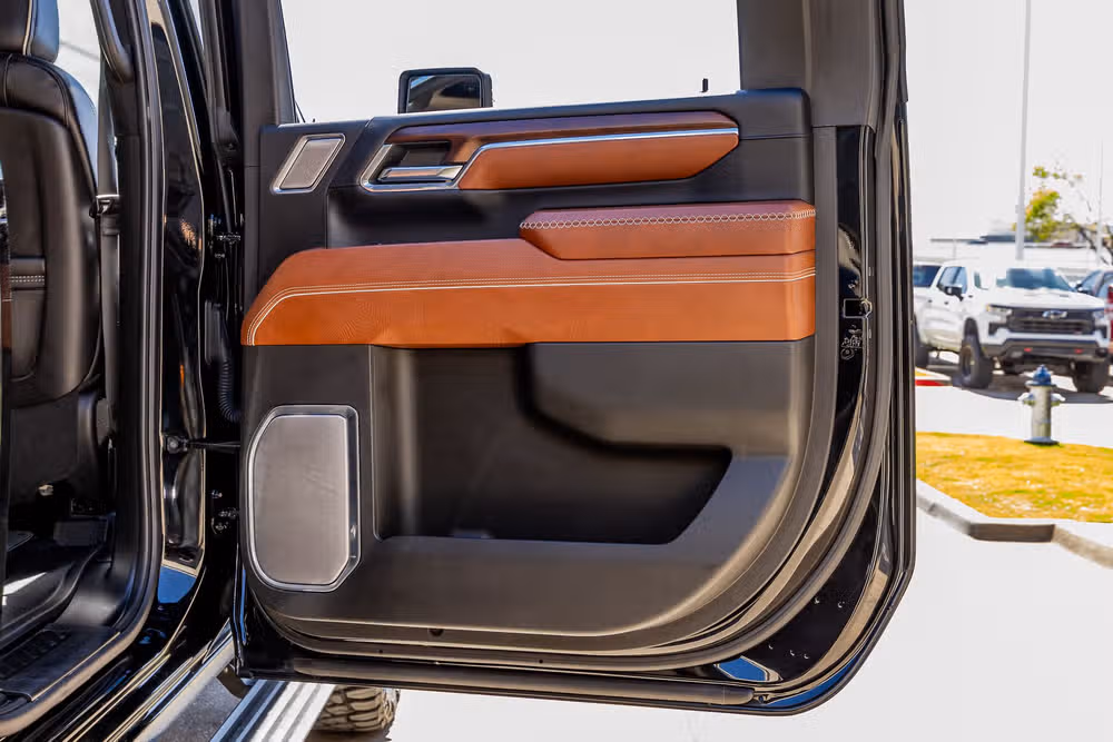 2024 GMC Sierra 3500HD Denali Ultimate Crew Cab Image 38