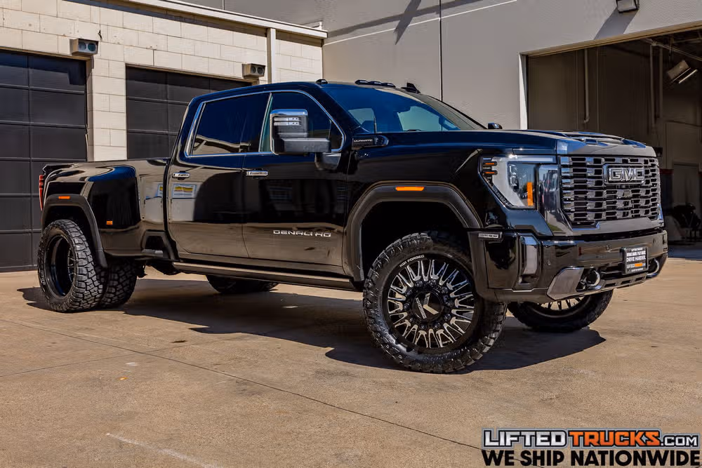 2024 GMC Sierra 3500HD Denali Ultimate Crew Cab Image 1