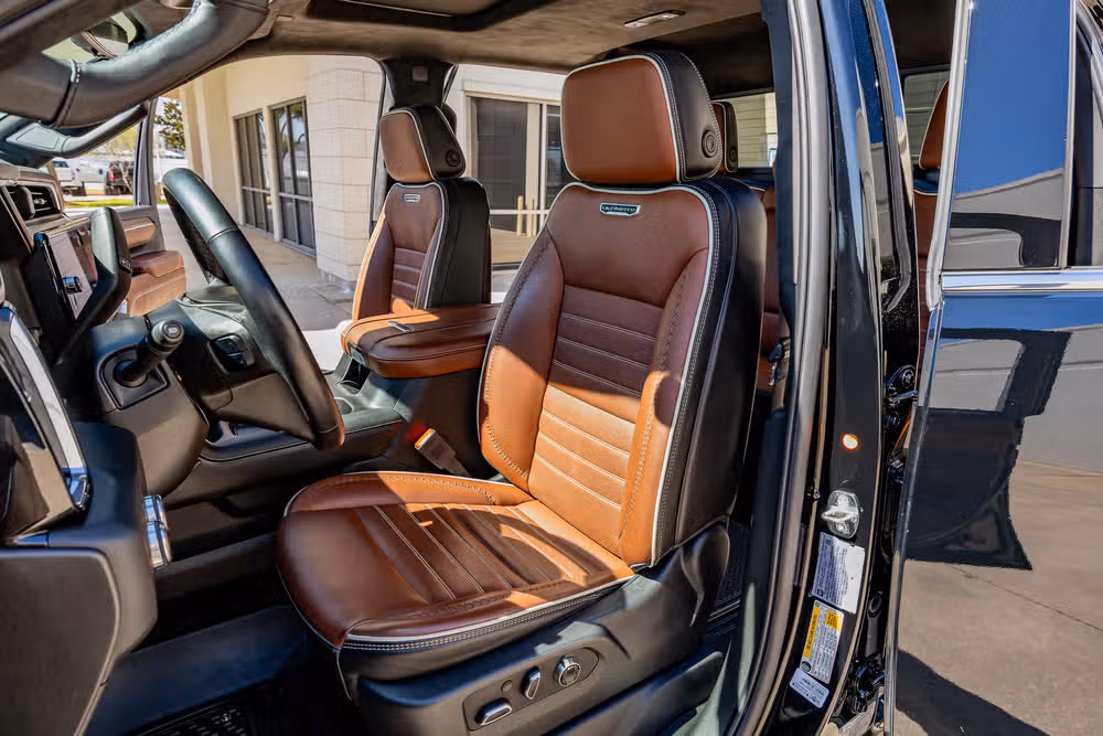 2024 GMC Sierra 3500HD Denali Ultimate Crew Cab Image 29