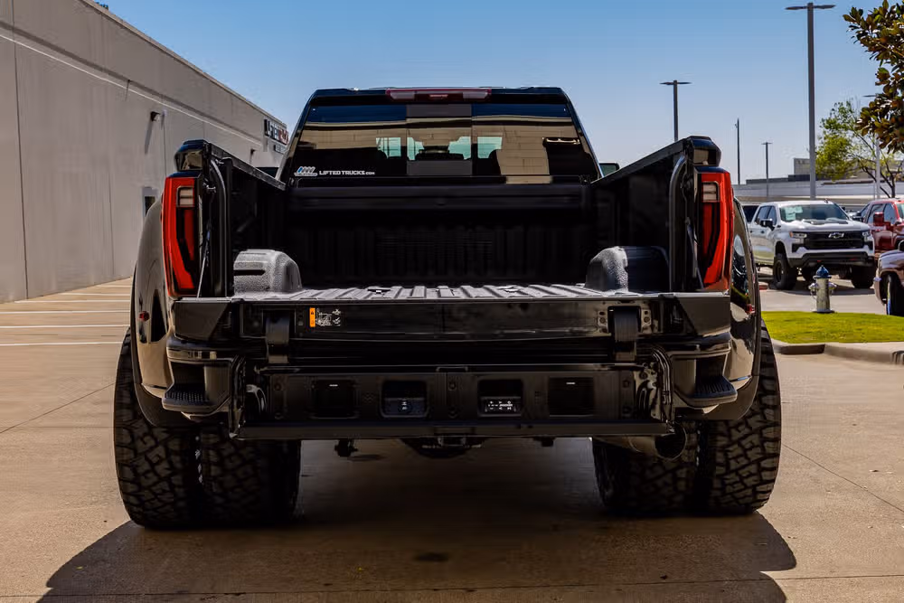 2024 GMC Sierra 3500HD Denali Ultimate Crew Cab Image 9