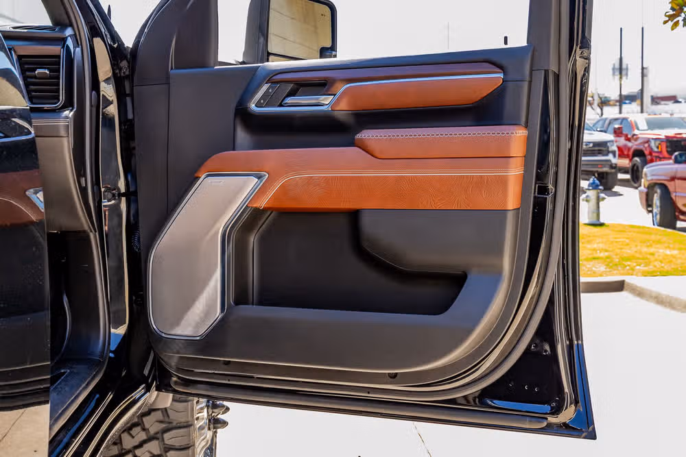 2024 GMC Sierra 3500HD Denali Ultimate Crew Cab Image 36