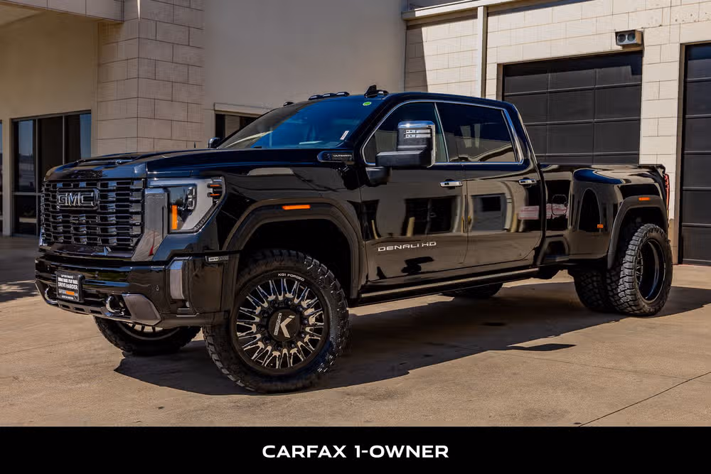 2024 GMC Sierra 3500HD Denali Ultimate Crew Cab Image 5