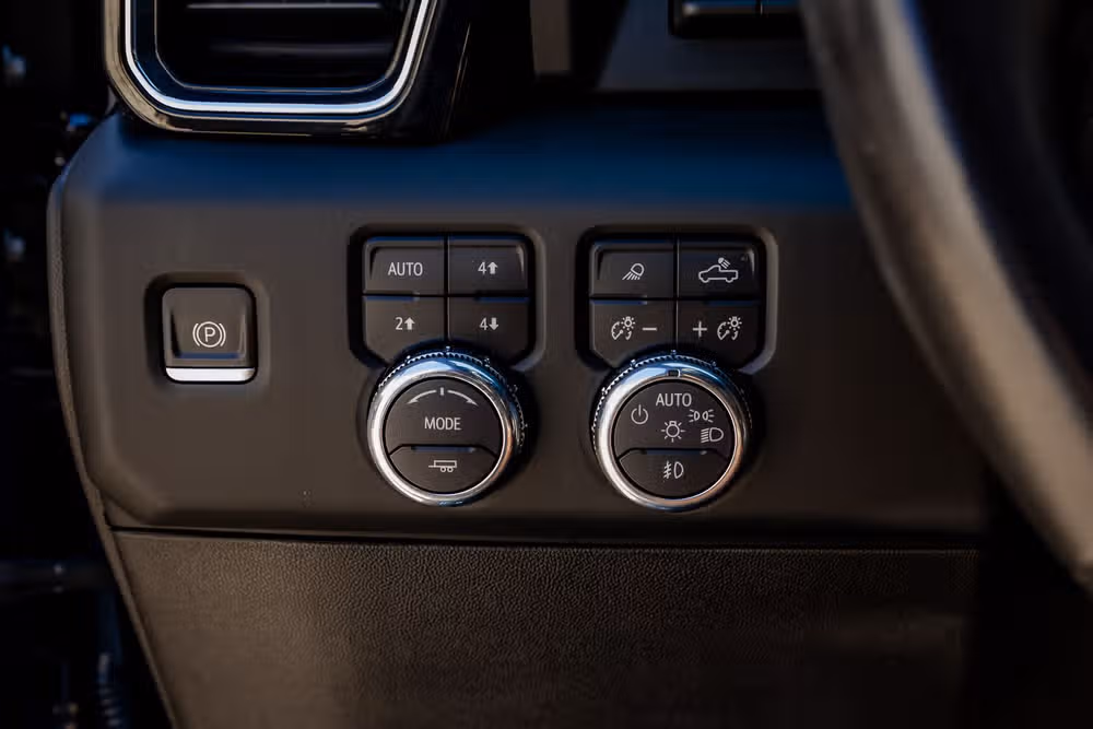2024 GMC Sierra 3500HD Denali Ultimate Crew Cab Image 22