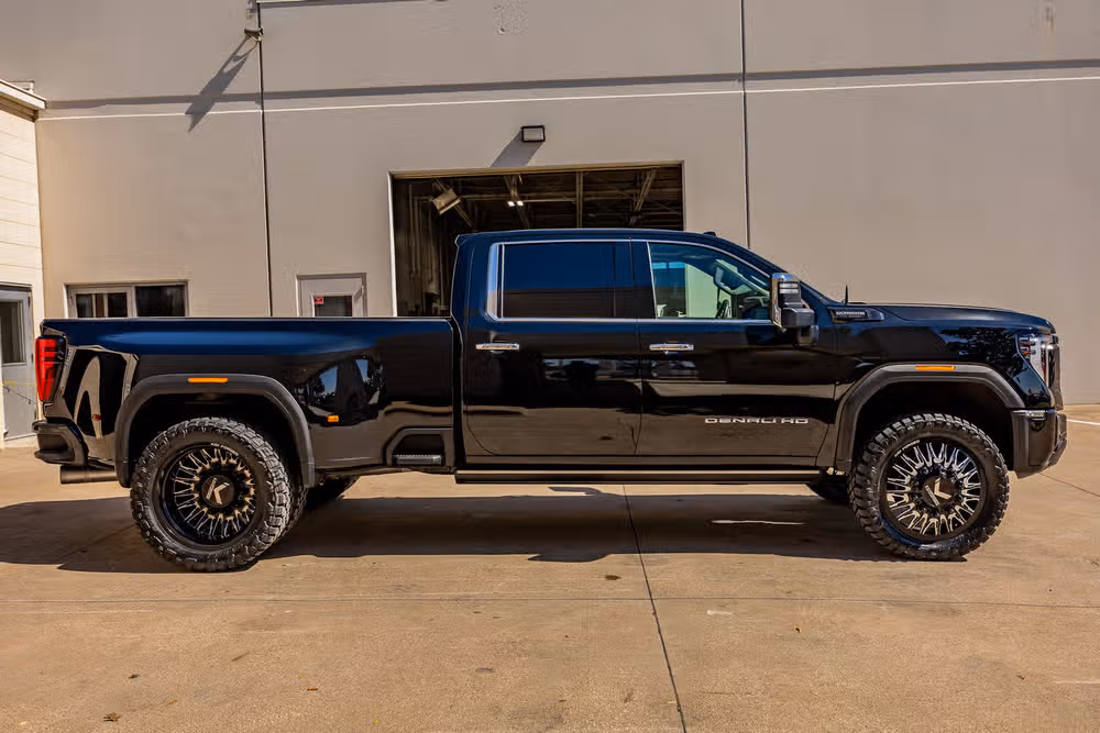 2024 GMC Sierra 3500HD Denali Ultimate Crew Cab Image 11