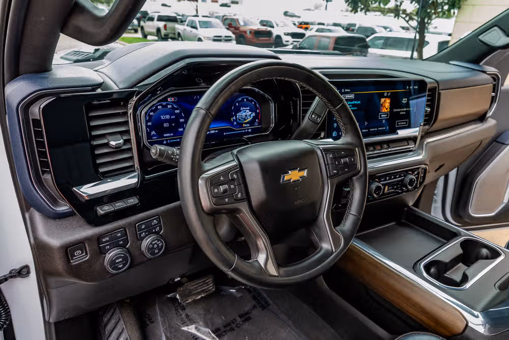 2024 Chevrolet Silverado 3500HD High Country Crew Cab Image 17