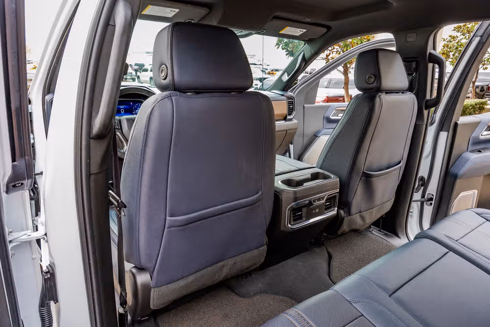 2024 Chevrolet Silverado 3500HD High Country Crew Cab Image 32