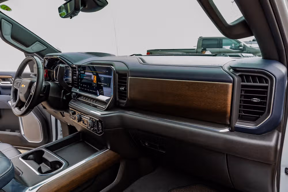 2024 Chevrolet Silverado 3500HD High Country Crew Cab Image 18